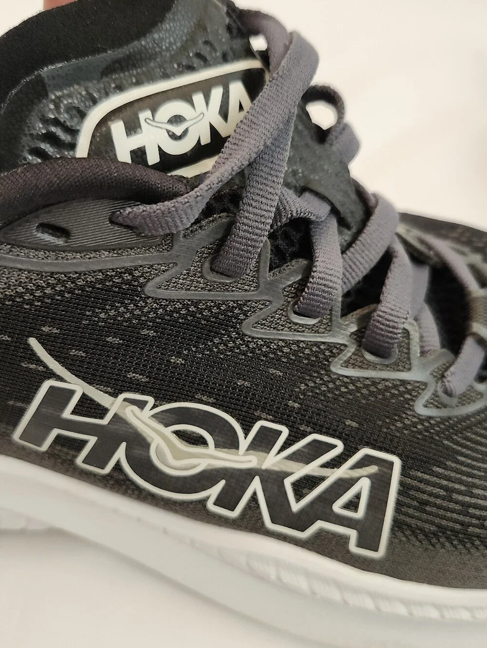 Hoka One One Mach 6 Black White Athletic Running Shoes Sneakers Womens 8.5B EUC